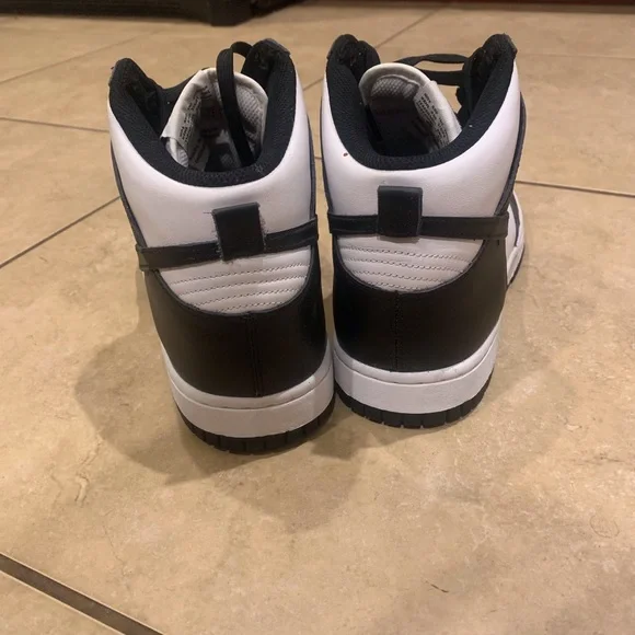 Excellent condition! Mens high top Nike Dunks size 10 - Picture 4 of 7